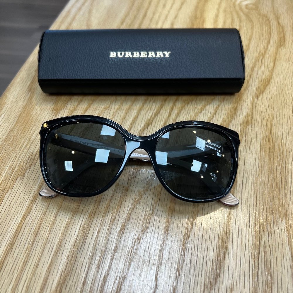Burberry Sun Frames B 4270